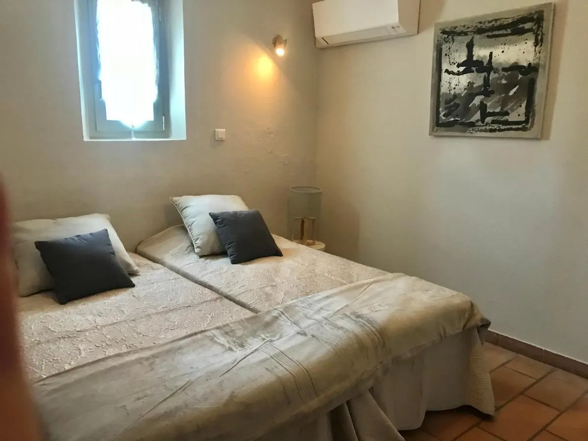 Chateau Saint-Pierre De Mejans Puyvert Bed & Breakfast