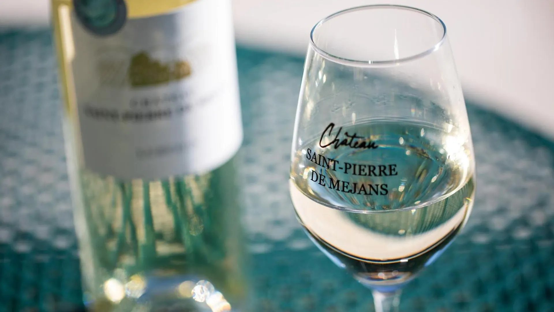 Chateau Saint-Pierre De Mejans Puyvert 0*,